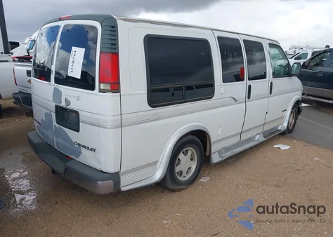 1999 Chevrolet Express z USA, uszkodzony, nr VIN 1GBFG15R9X1030898